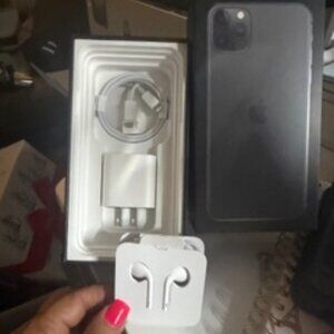 iPhone 11 Pro Max Box w/ charging cable and earpods